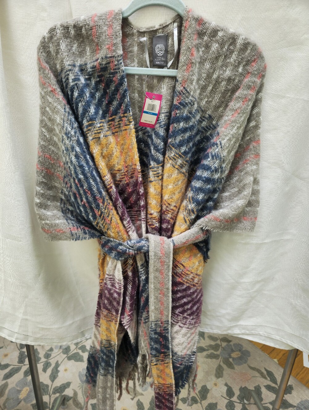 Vince Camuto Textured Soft Knit Patterned Garment Women's Size One Size NWT